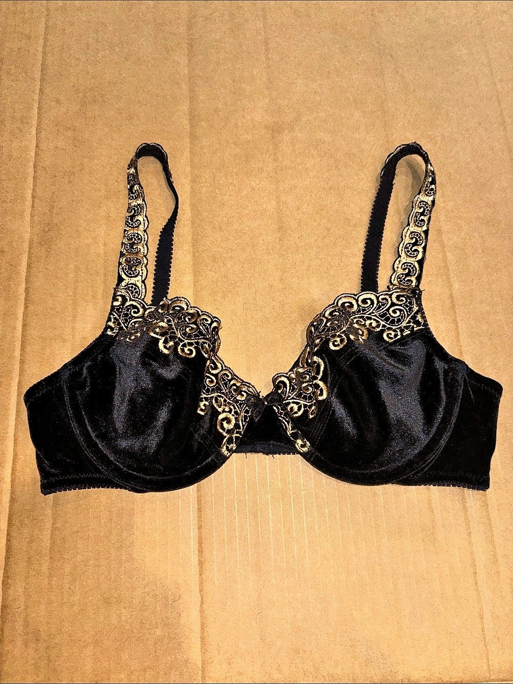 Victoria's Secret Black Embroidered Bra Size 36B